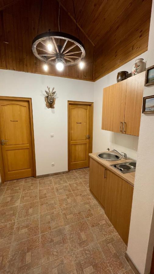 Guest House Alpha Ski Camp ยาโฮรินา ภายนอก รูปภาพ
