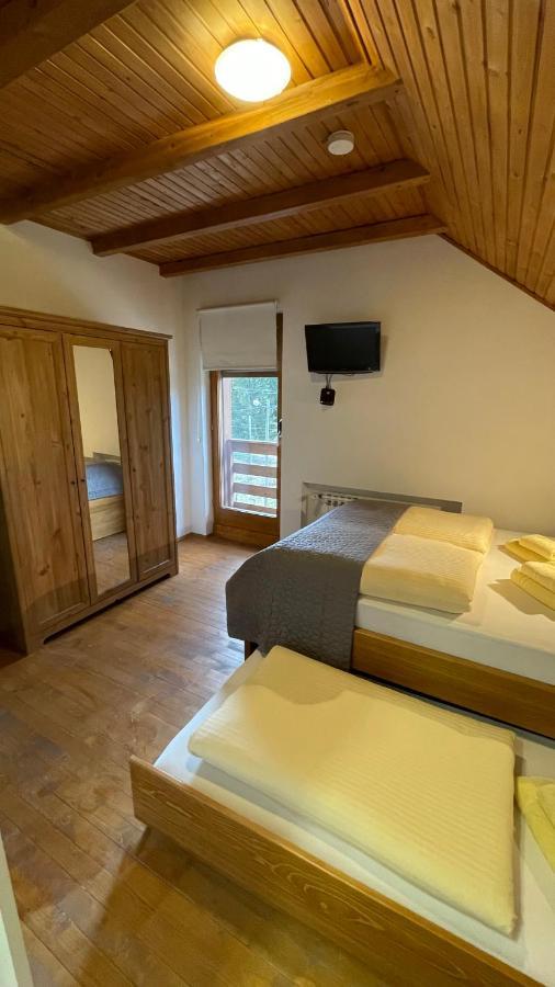 Guest House Alpha Ski Camp ยาโฮรินา ภายนอก รูปภาพ