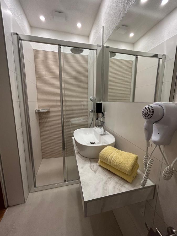 Guest House Alpha Ski Camp ยาโฮรินา ภายนอก รูปภาพ
