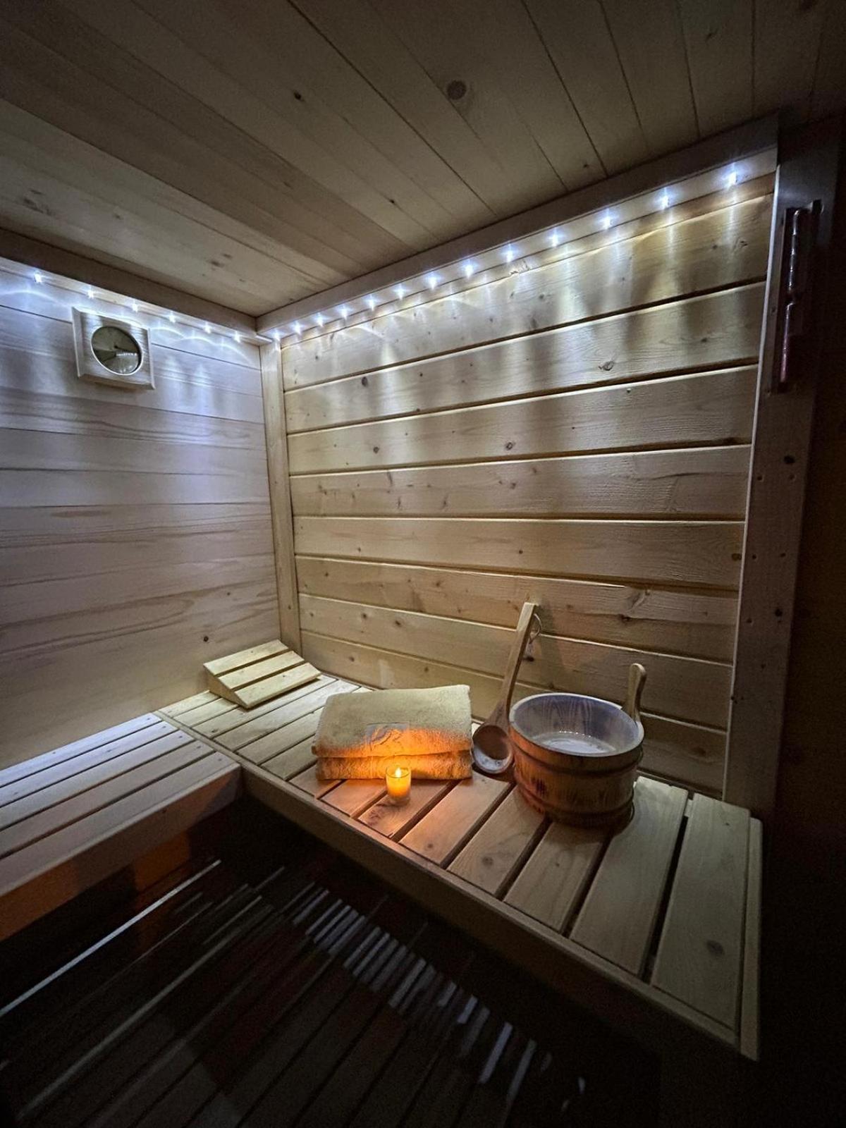 Guest House Alpha Ski Camp ยาโฮรินา ภายนอก รูปภาพ