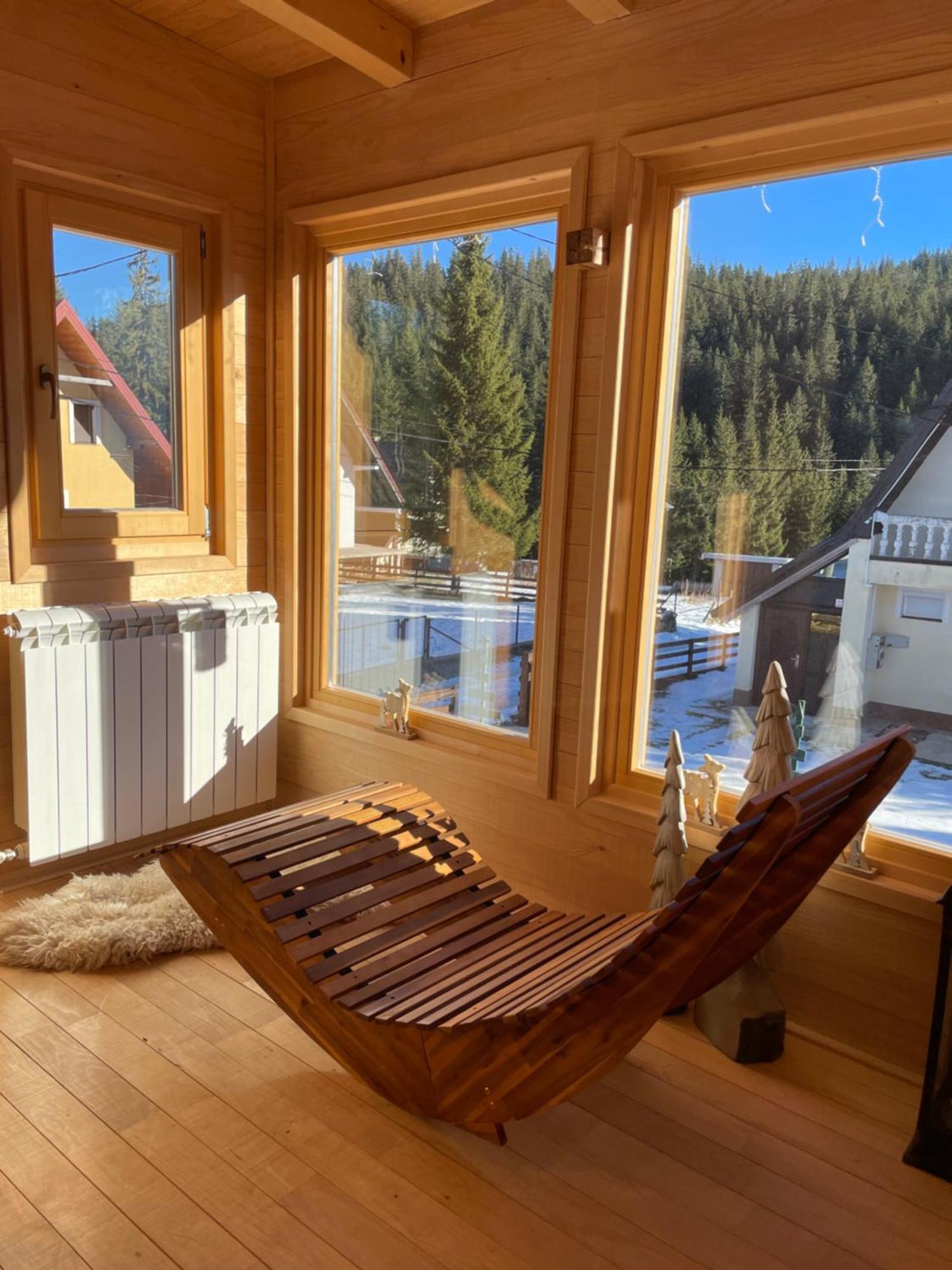 Guest House Alpha Ski Camp ยาโฮรินา ภายนอก รูปภาพ