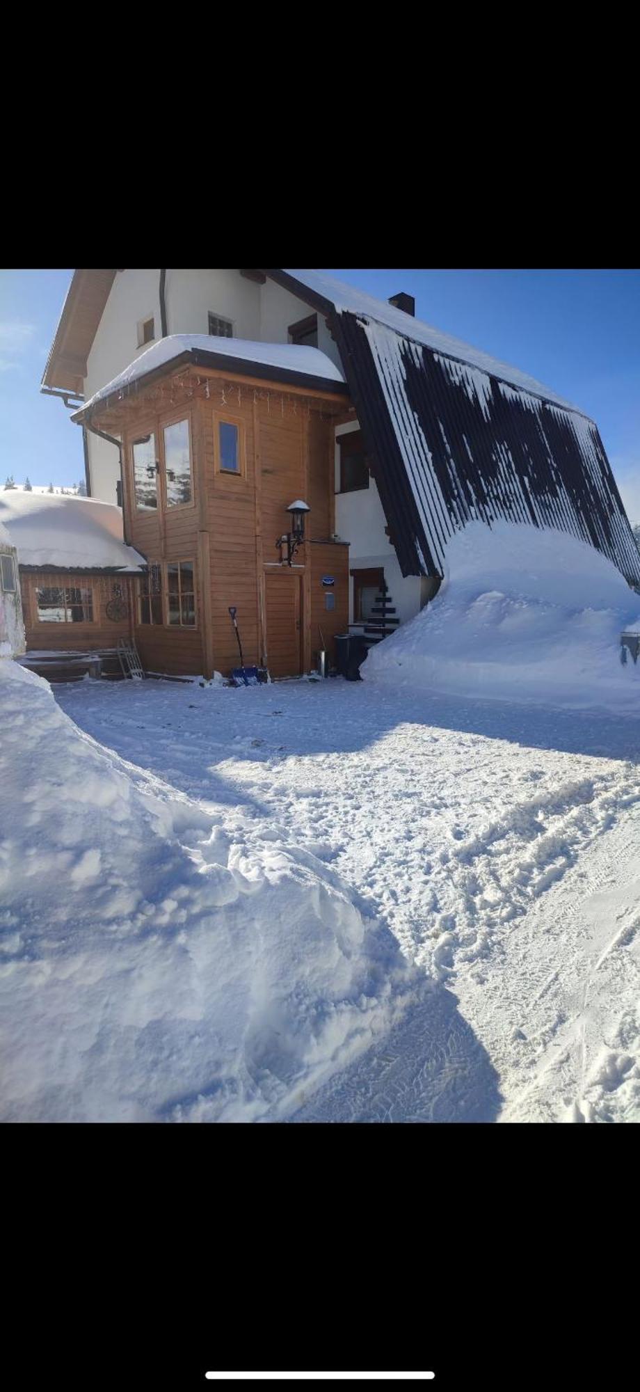 Guest House Alpha Ski Camp ยาโฮรินา ภายนอก รูปภาพ