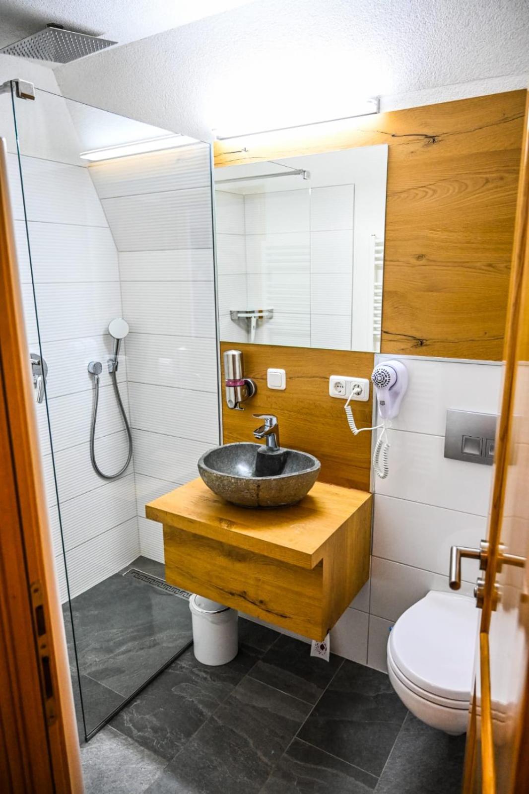 Guest House Alpha Ski Camp ยาโฮรินา ภายนอก รูปภาพ