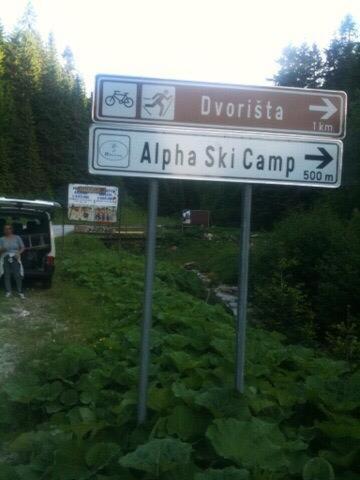 Guest House Alpha Ski Camp ยาโฮรินา ภายนอก รูปภาพ